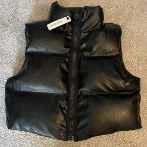 NWT OLIVACEOUS Puffer Vest!